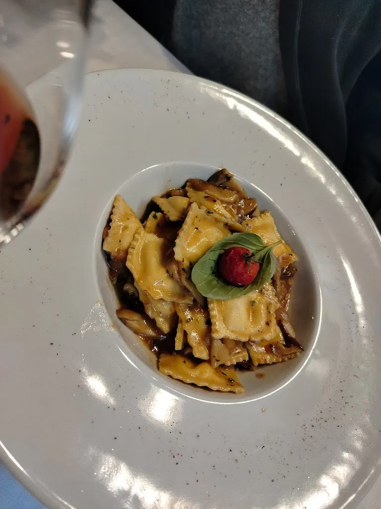 Emanuele Valenti_La Volta Rossa di Roddi d'Alba_Roddi_review