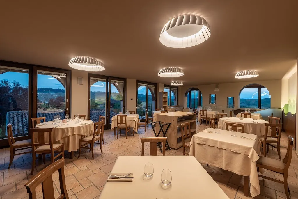 Ristorante con Camere Il Vigneto di Roddi_Roddi_slider_image_1