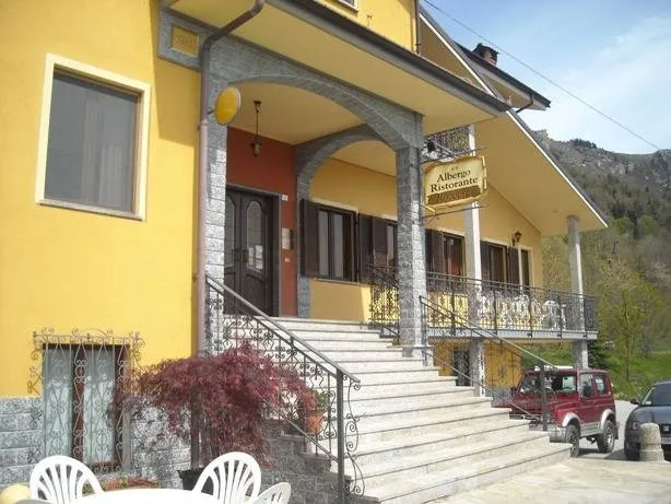 Albergo Ristorante Roccerè_Roccabruna_slider_image_1