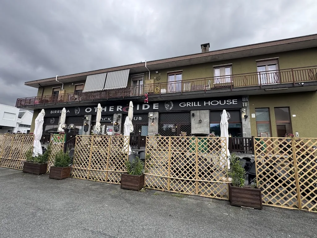 enry garcia_OTHERSIDE Rock Pub_Rosta_review