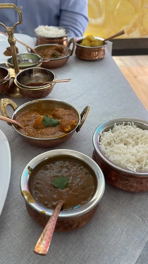 Антон Гросс_RISTORANTE INDIANO | Re di Oggi_Roreto_review