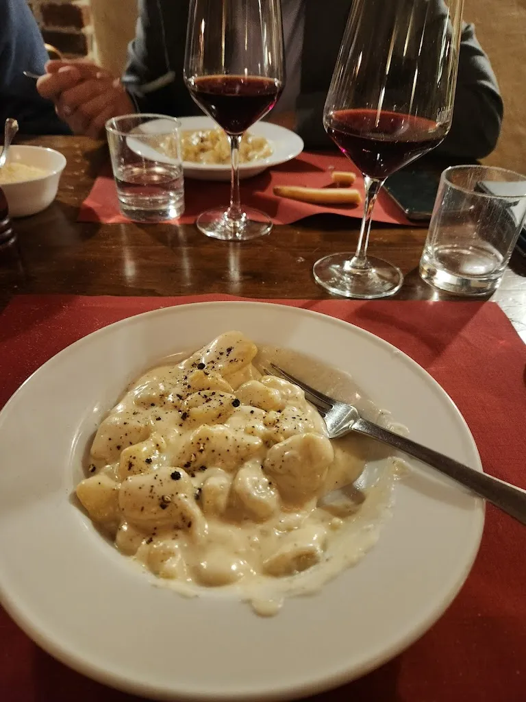 Osteria Murivecchi restaurant in Roreto