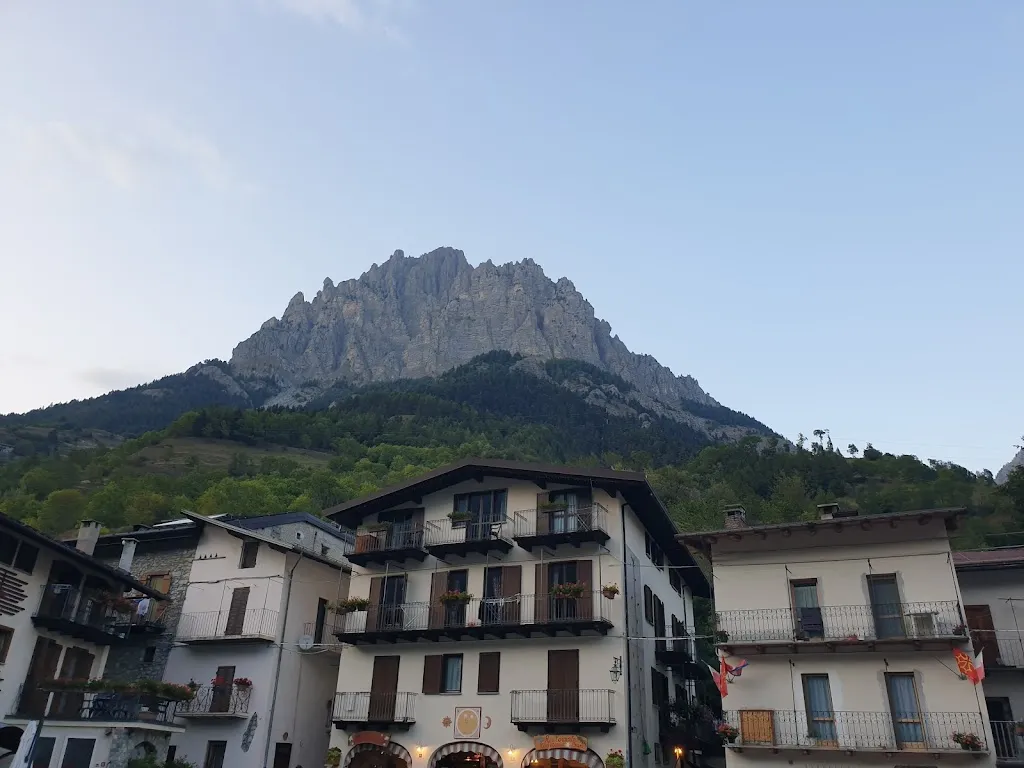 Luca Bertolaccini_La Meridiana Di Bruna Daniele_Sambuco_review