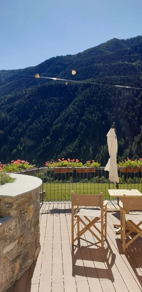 Adrian Martin_Albergo Della Pace_Sambuco_review