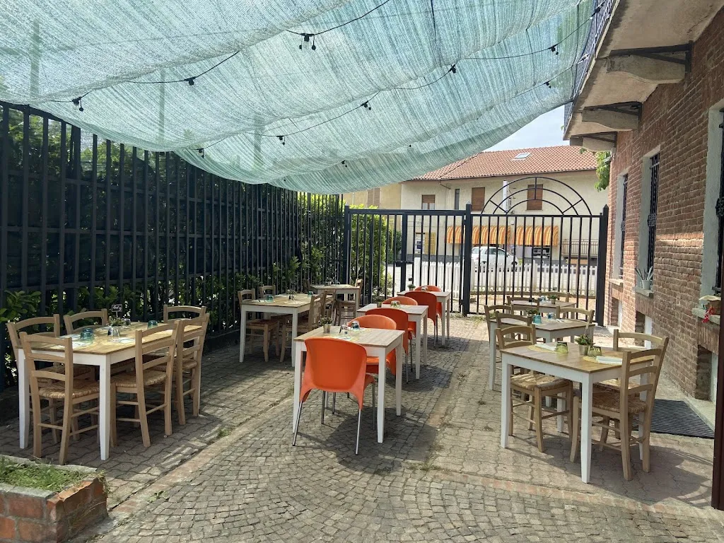 la locanda dal vecchio larry button_San Carlo Canavese_slider_image_1