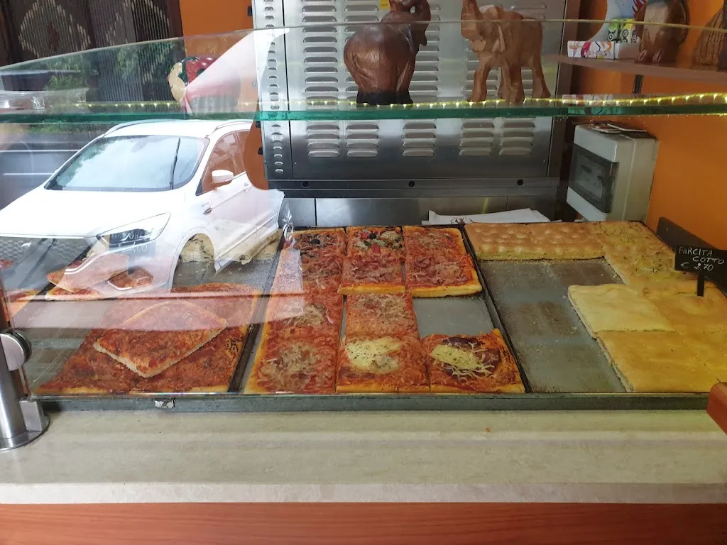 Pizza Planet di Ester Salomone restaurant in San Benigno Canavese