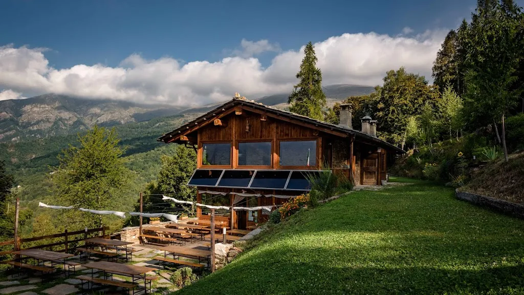 Meira Paula_Sampeyre_slider_image_3