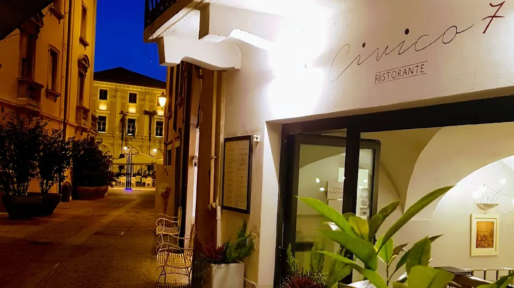 Civico 7 Salò restaurant in Sale