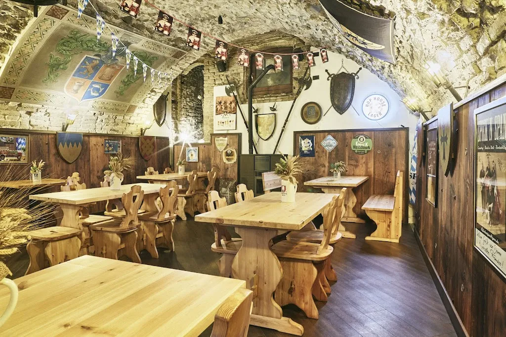 Steakhouse-Birreria Taverna degli Scudi restaurant in Sale