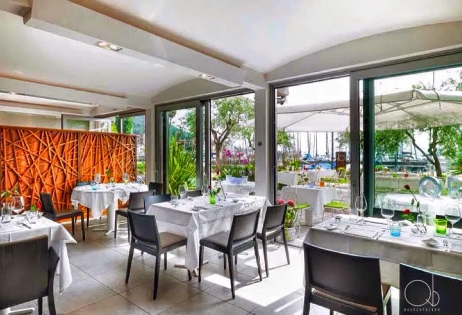 QbDuePuntoZero Ristorante restaurant in Sale