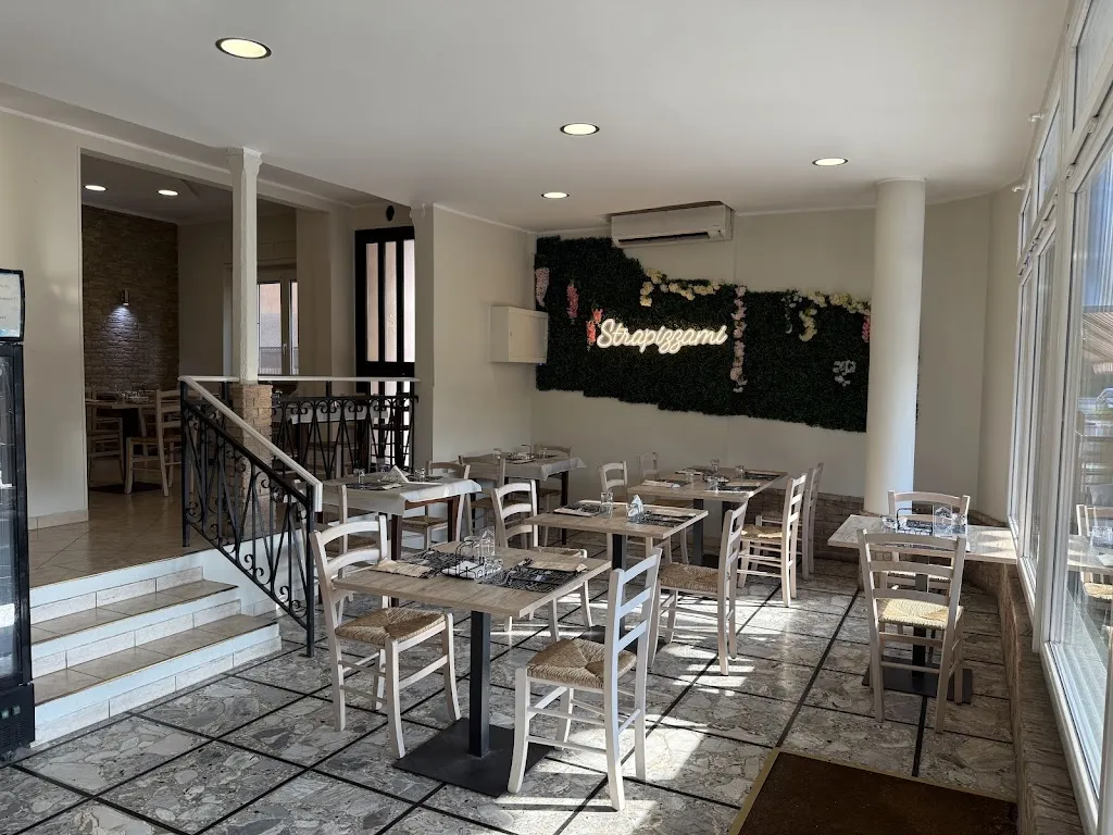 Strapizzami restaurant in San Francesco al Campo