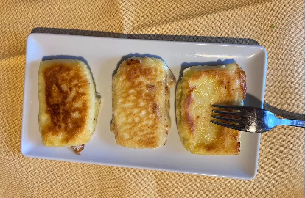 Lucia Di Eleuterio_La Casa Gialla Ristorante Pizzeria_Castel Castagna_recensione