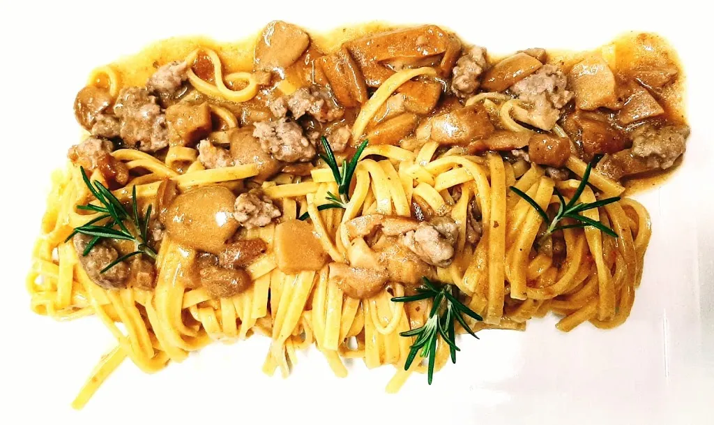 La Casa Gialla Ristorante Pizzeria_Castel Castagna_slider_image_2