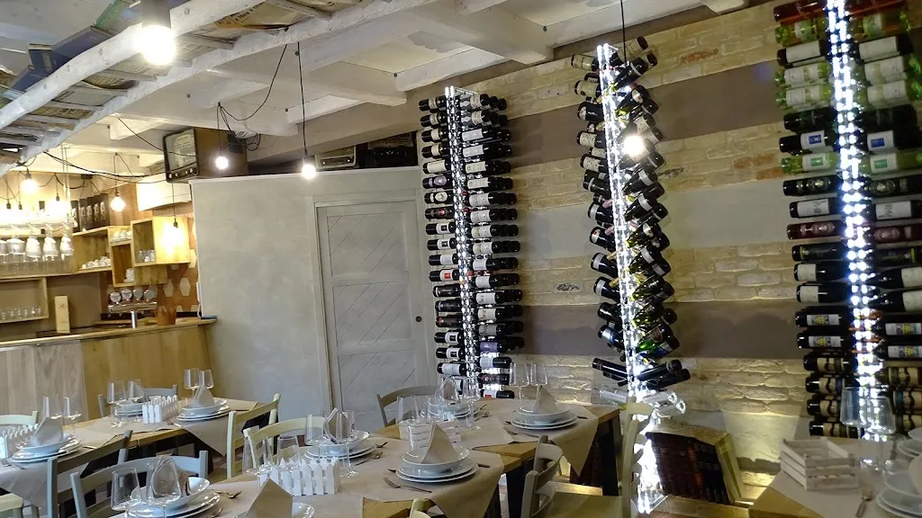 Merenda in Vineria Il Re D'egli Ignoranti restaurant in San Damiano d'Asti