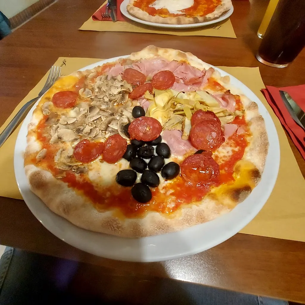 Forever - Pub Pizzeria_San Paolo Solbrito_slider_image_2