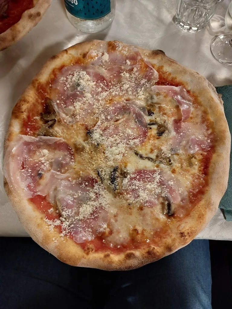 stafdema_Ristorante Pizzeria Laura_San Salvatore Monferrato_review