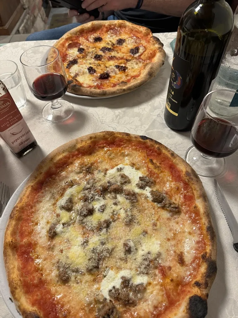 Ristorante Pizzeria Laura restaurant in San Salvatore Monferrato