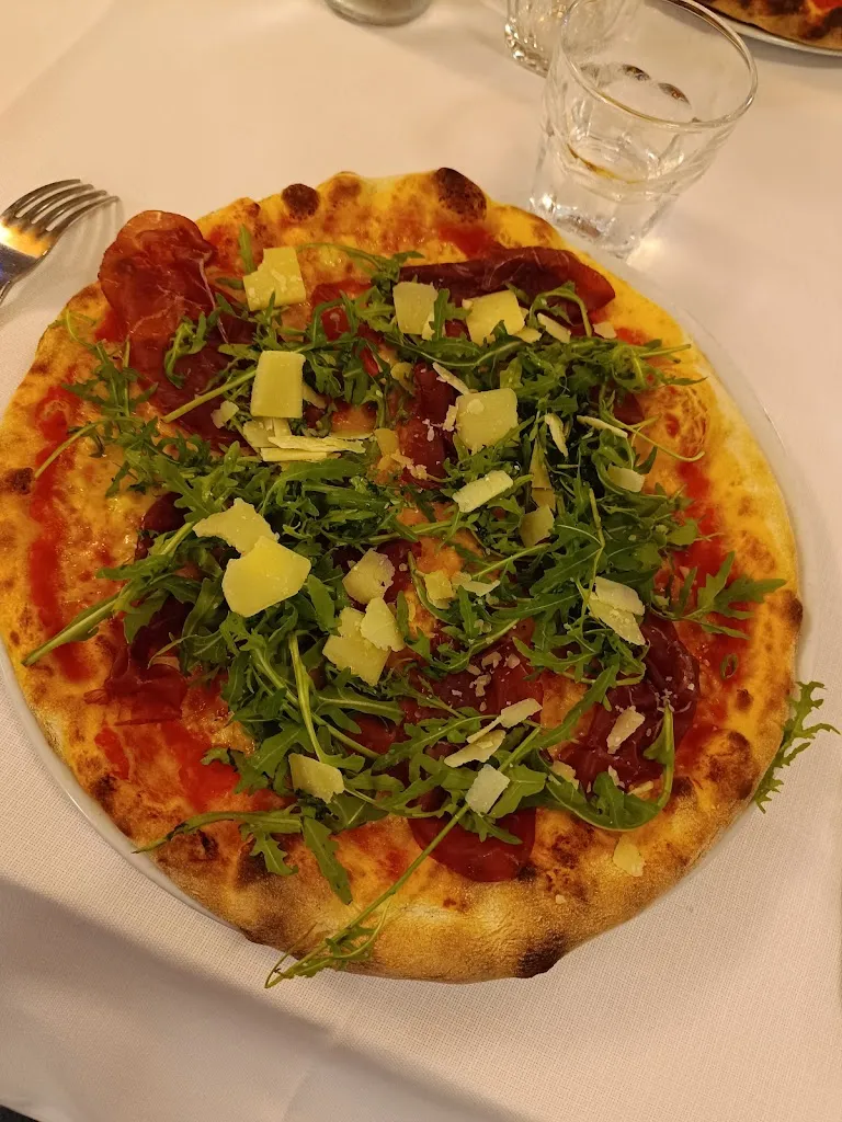 Ristorante Pizzeria Stella_San Salvatore Monferrato_slider_image_2