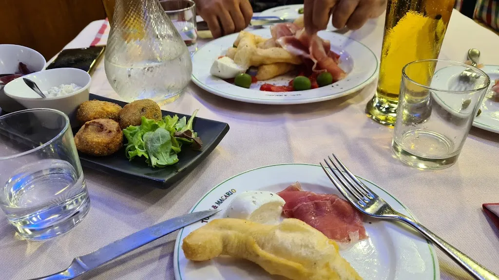 Jonny Hudson_Toto and Macario_Sant'Ambrogio di Torino_review