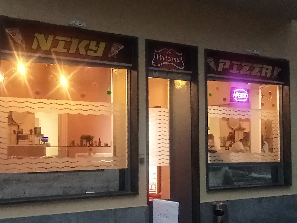 Niky pizza restaurant in Sant'Ambrogio di Torino