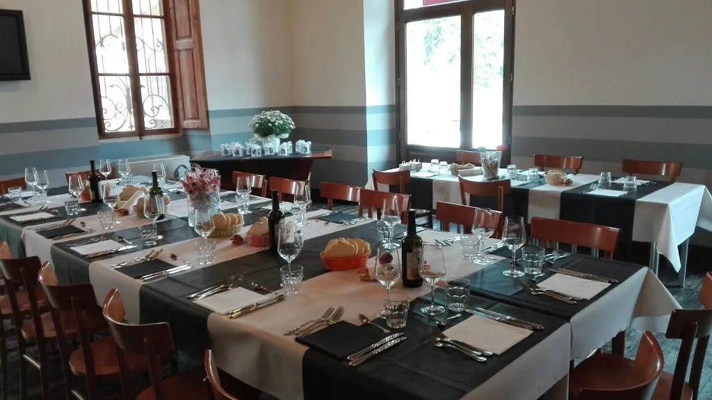 Il Fischio Del Treno restaurant in Santo Stefano Belbo