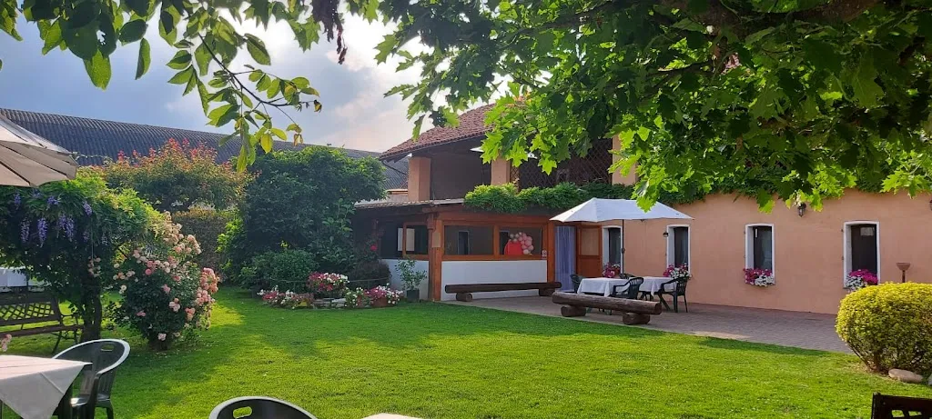 Agriturismo Cascina Sibilla restaurant in Scalenghe