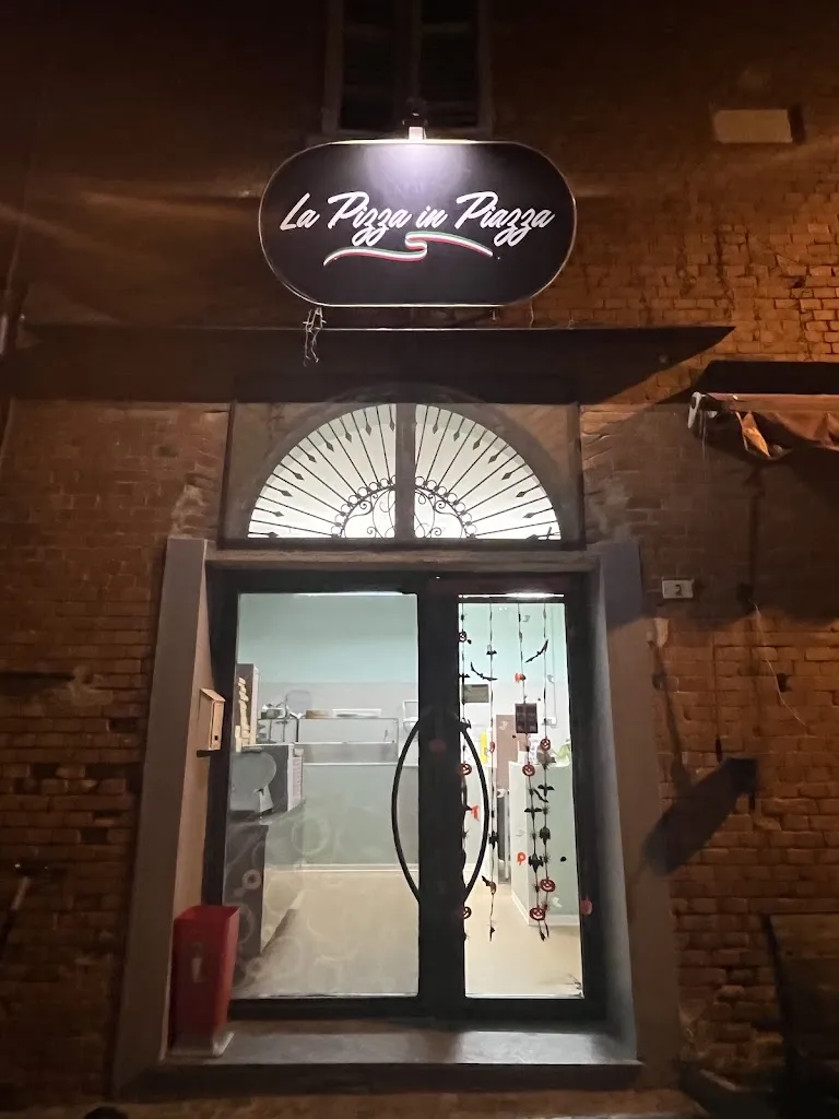 La pizza in piazza restaurant in Scurzolengo