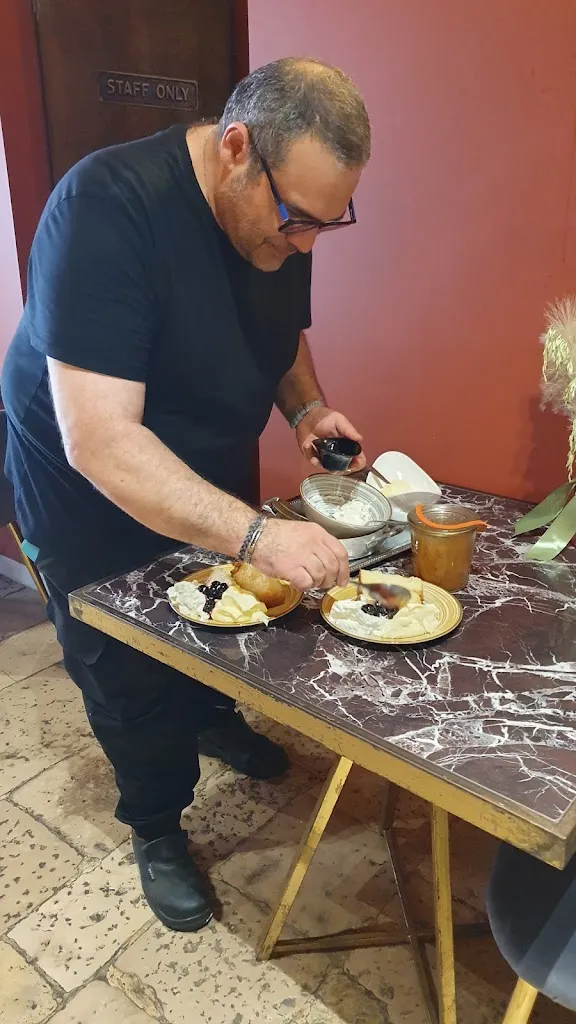 Marie-elisabeth Decombe-ranc_COMUS Restaurant_Corato_review