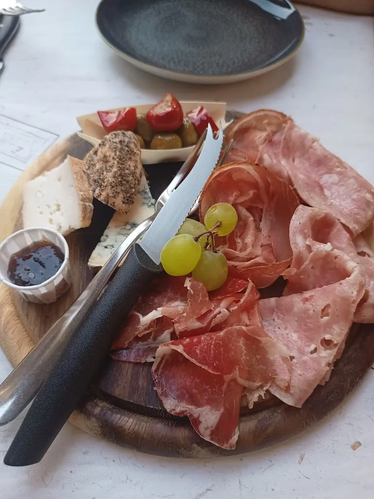 Menu_È...DiVino - La Vineria_Serralunga d'Alba_image_6