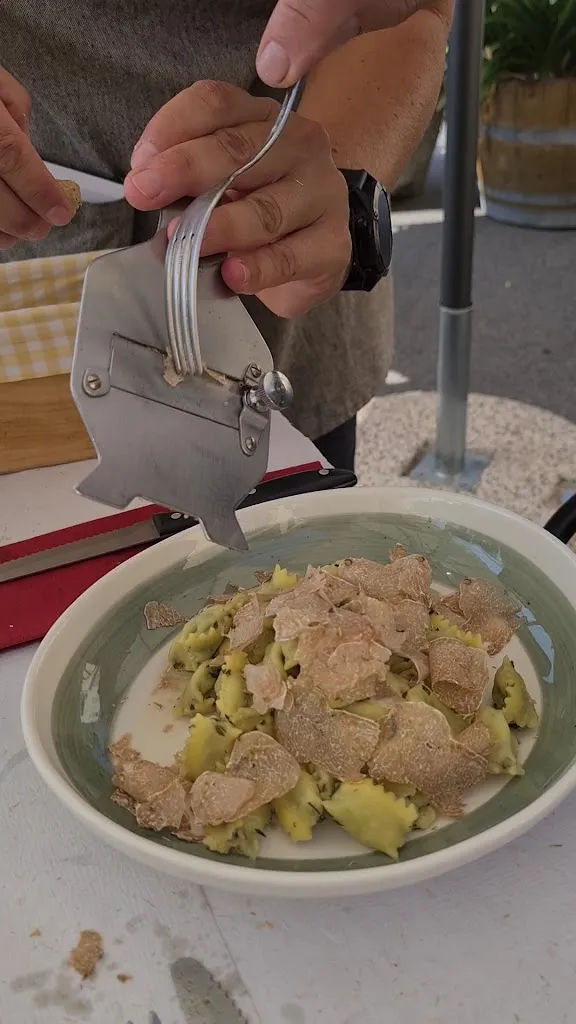 È...DiVino - La Vineria_Serralunga d'Alba_slider_image_2