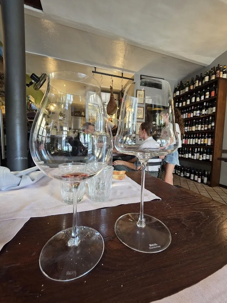 Vinoteca Centro Storico_Serralunga d'Alba_slider_image_3