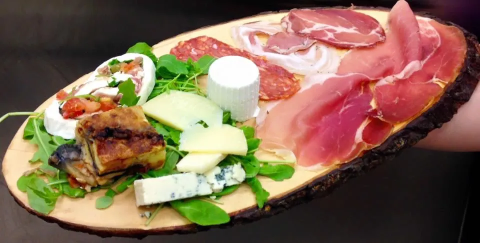 Lady Tennent'S Pub_Serre_slider_image_2