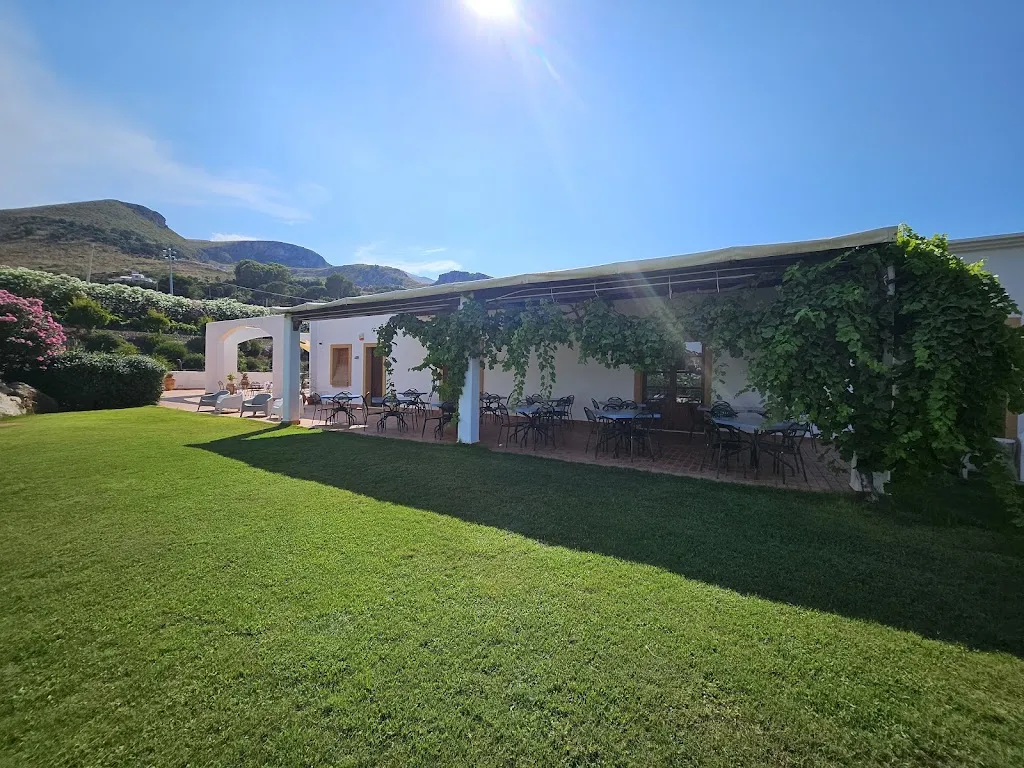 Kostas Zapounidis_Agriturismo Tenute Plaia_Scopello_recensione