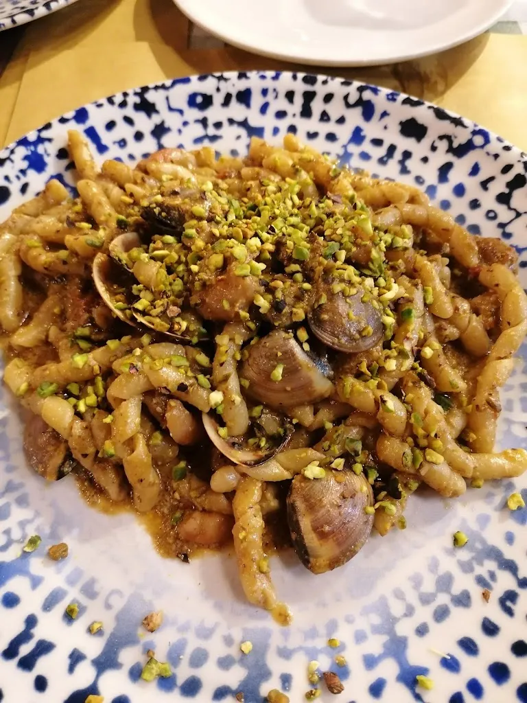 Jakub Szymczak_Rollò Sicilian food_Scopello_review