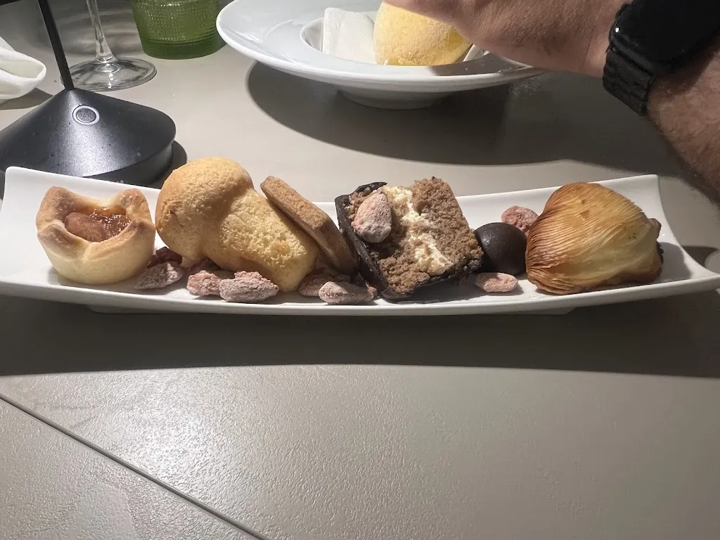 Gae Saturno_DIVERSA PROSPETTIVA_Corato_review