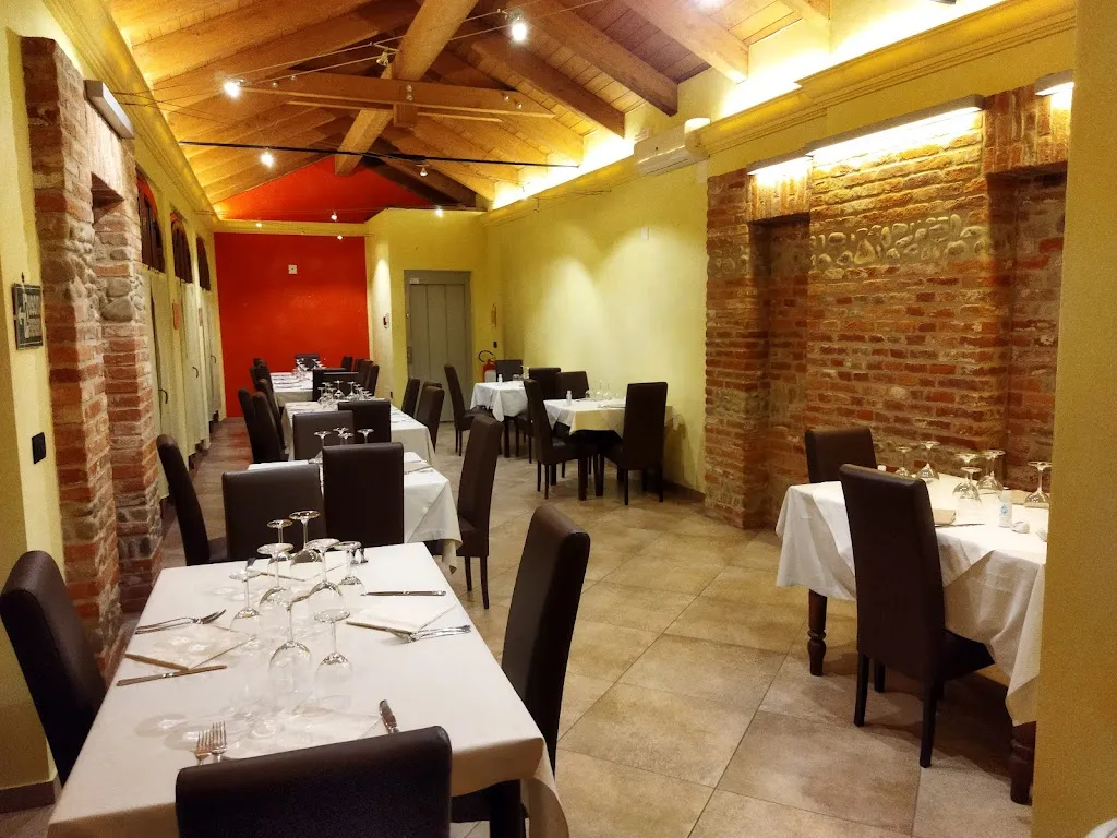 Ristorante al Paese di Fiaba_Sommariva del Bosco_slider_image_1