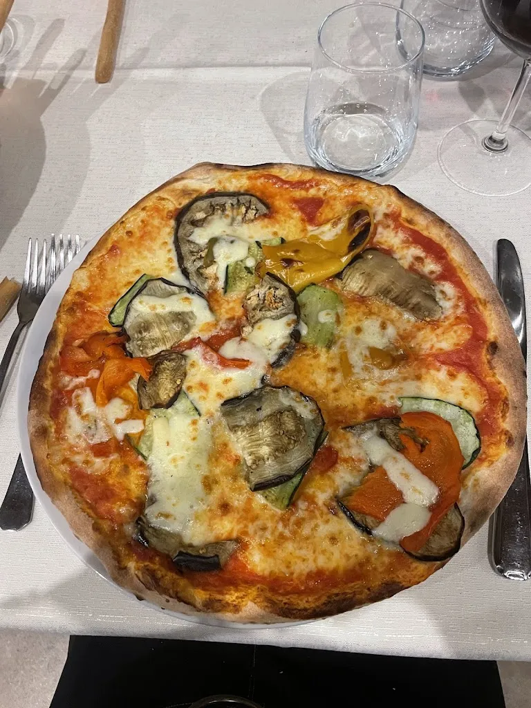 Ristorante al Paese di Fiaba_Sommariva del Bosco_slider_image_3