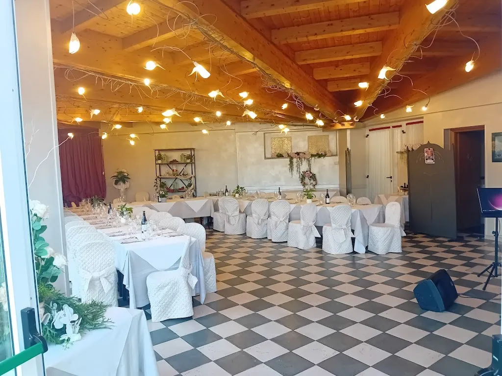 Lago Dei Salici restaurant in Sommariva del Bosco