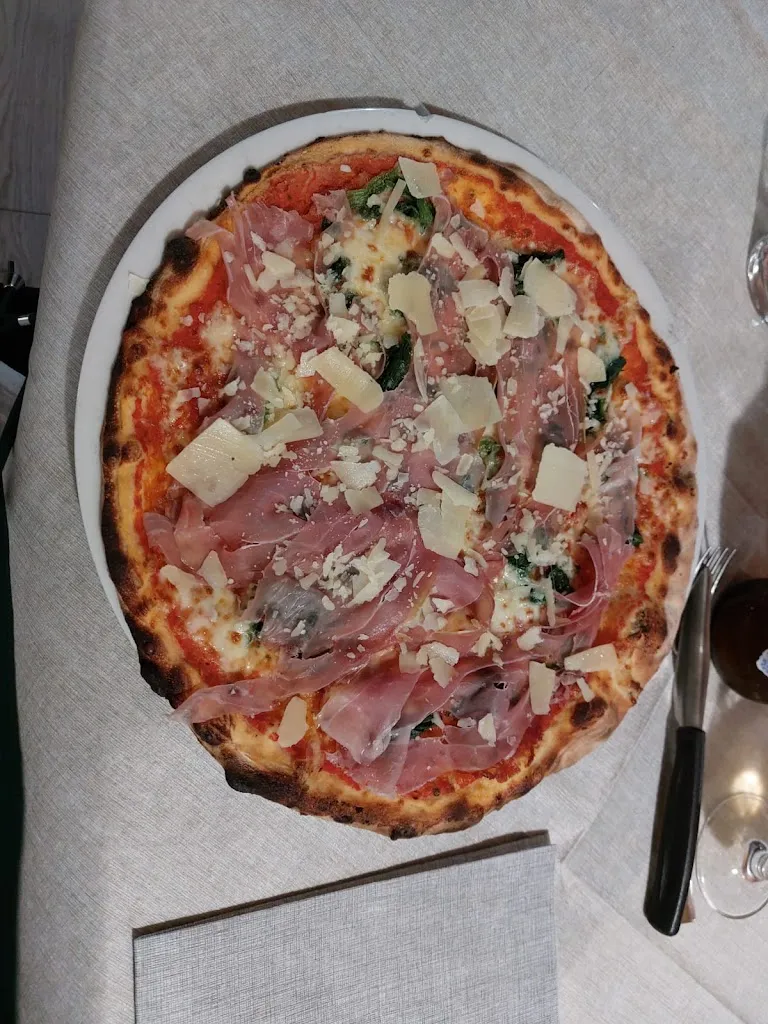 Linda Scalco_Pizzeria Ristorante Cappello Verde_Strambino_review