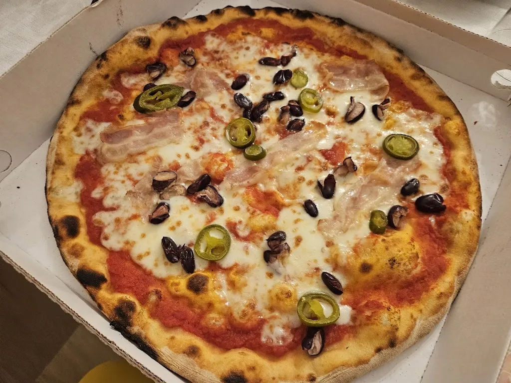 Alessandro Bruni_Pizzeria Ristorante Cappello Verde_Strambino_review