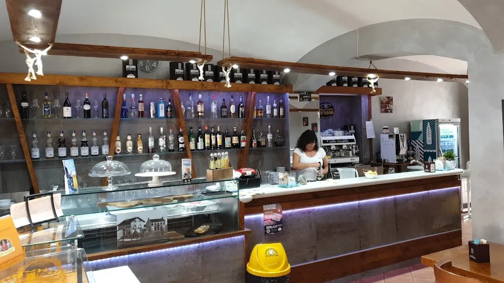 Bar e pizzeria "Parla Pa'" restaurant in Strambino