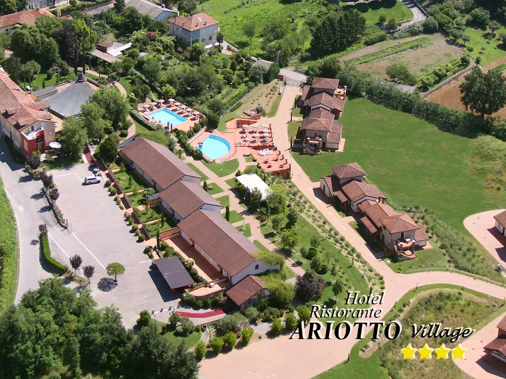 Hotel Ariotto Village restaurant in Terruggia