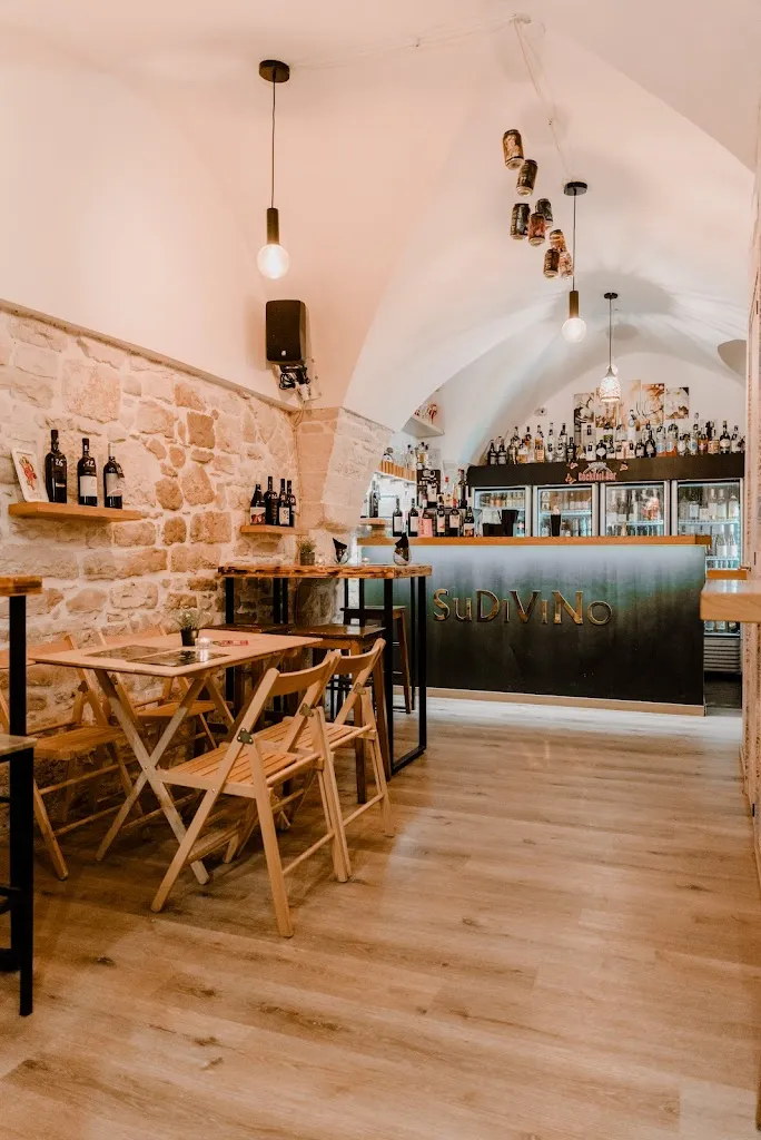 Sudivino cocktail & wine bar restaurant in Corato