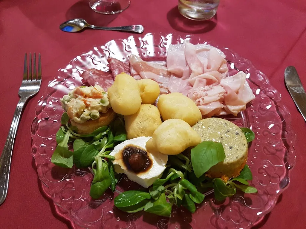 MARTIN GILLOTT_Osteria il 