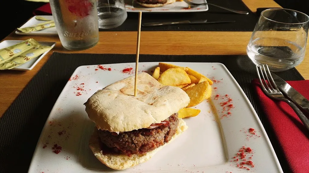 Steel restaurant in Tornaco