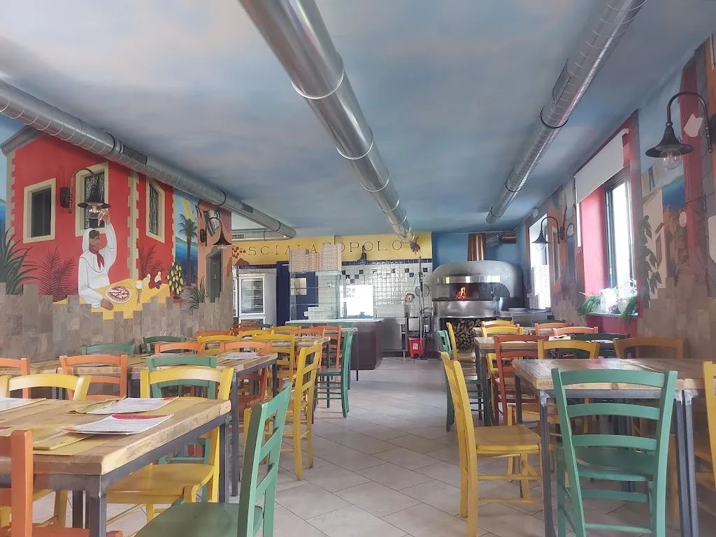 Pizzeria Scialapopolo restaurant in Torrazza Piemonte