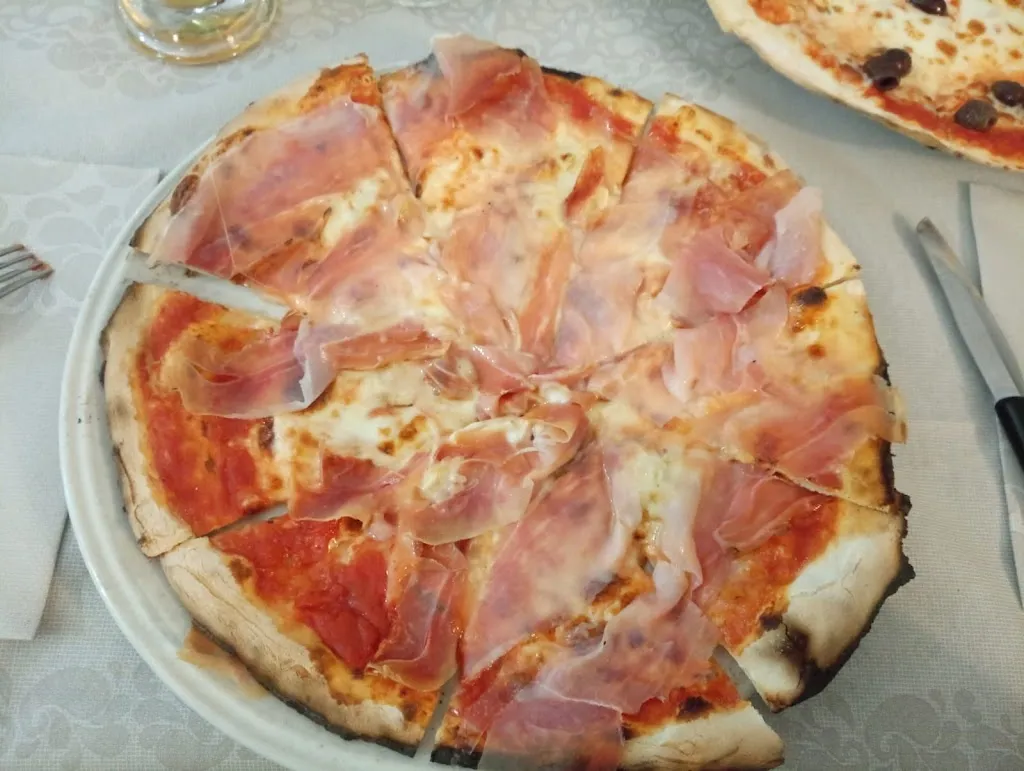 Ristorante Pizzeria Chez Patrice_Torrazza Piemonte_slider_image_2