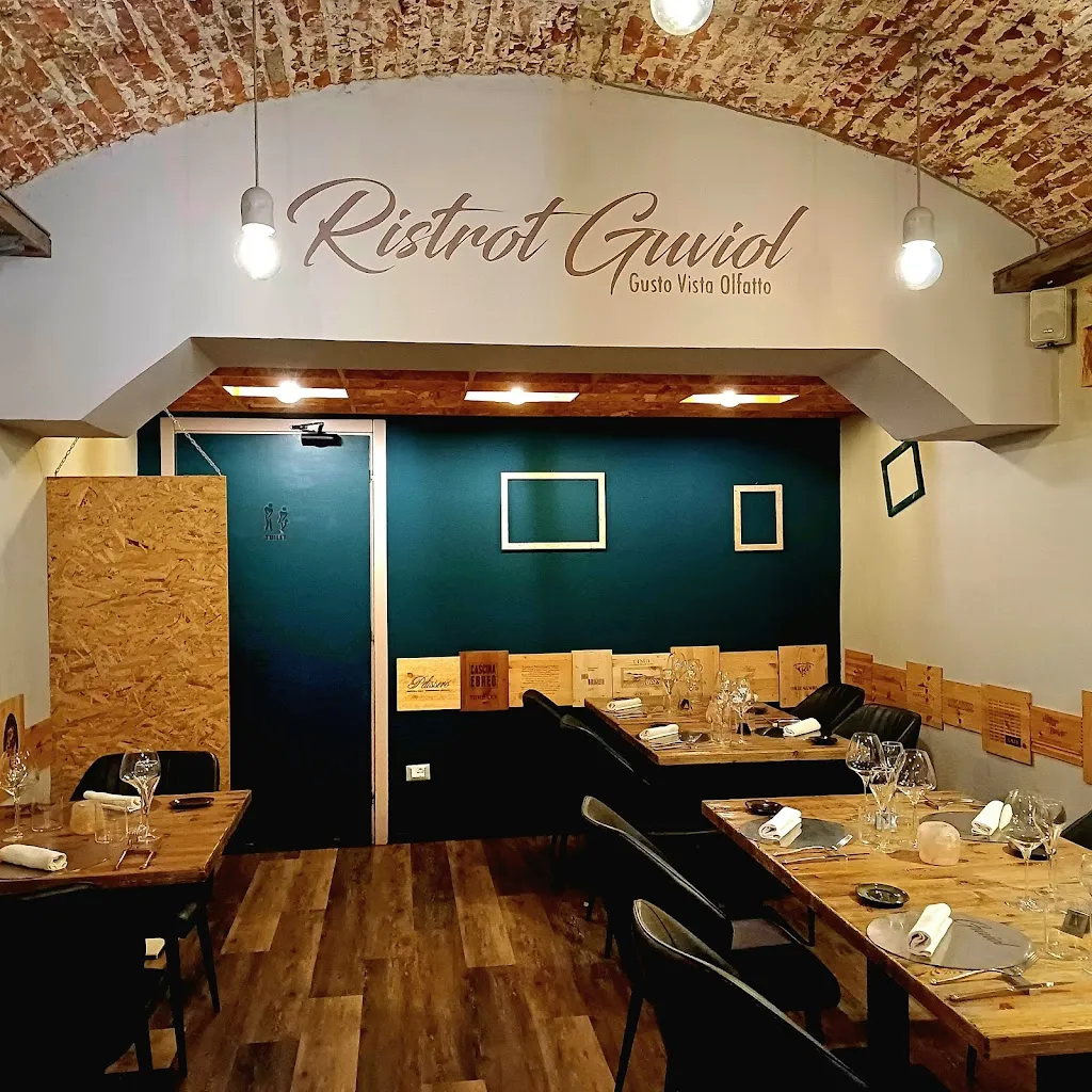 Ristrot Guviol restaurant in Torino