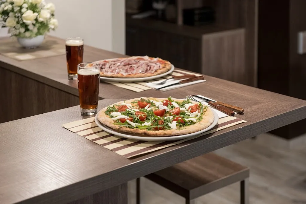 Pizza Mya_Tetti Neirotti_slider_image_2