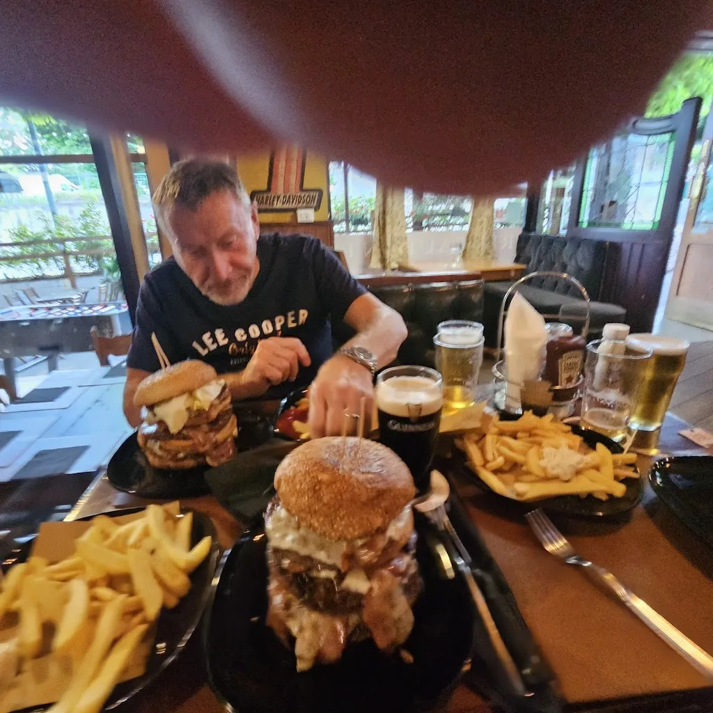 Mark Carroll_CLANCYS RIVOLI RESTAURANT PIZZA & BEERS_Tetti Neirotti_recensione